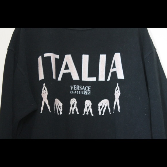 ๐ช๐ป ๐ฎ๐น Versace Classic V2 Vintage Pullover Black Logo Sweatshirt 1990s - Picture 7 of 14